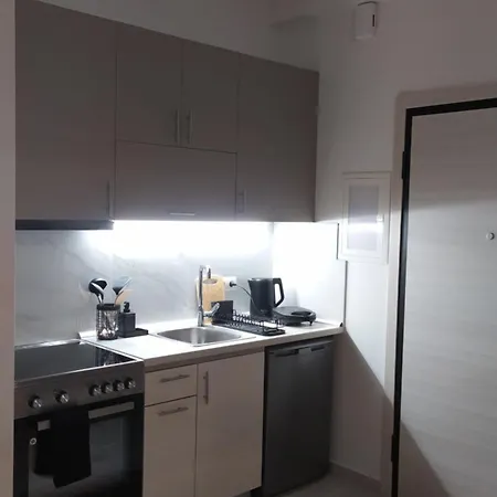 Modern And Sunny Apartment