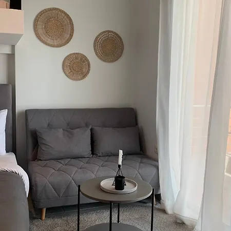 Modern And Sunny Apartment Kavala