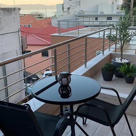 Apartment Modern And Sunny