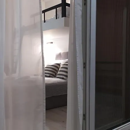 Modern And Sunny Apartamento