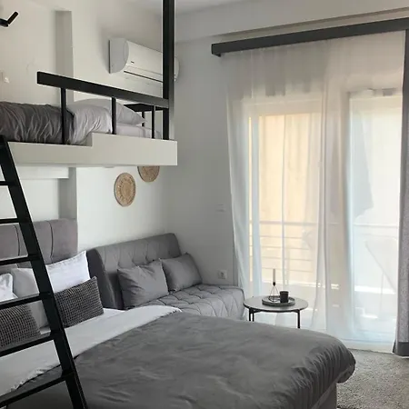 Modern And Sunny Lejlighed *