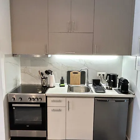 Modern And Sunny Apartamento